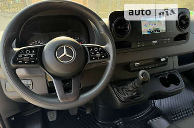 Грузовой фургон Mercedes-Benz Sprinter 2023 в 