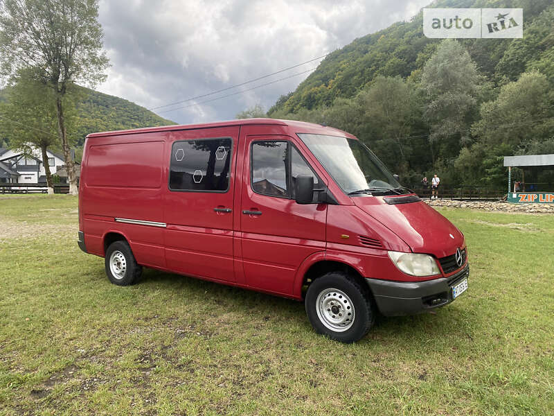 Грузовой фургон Mercedes-Benz Sprinter 2004 в Вижнице