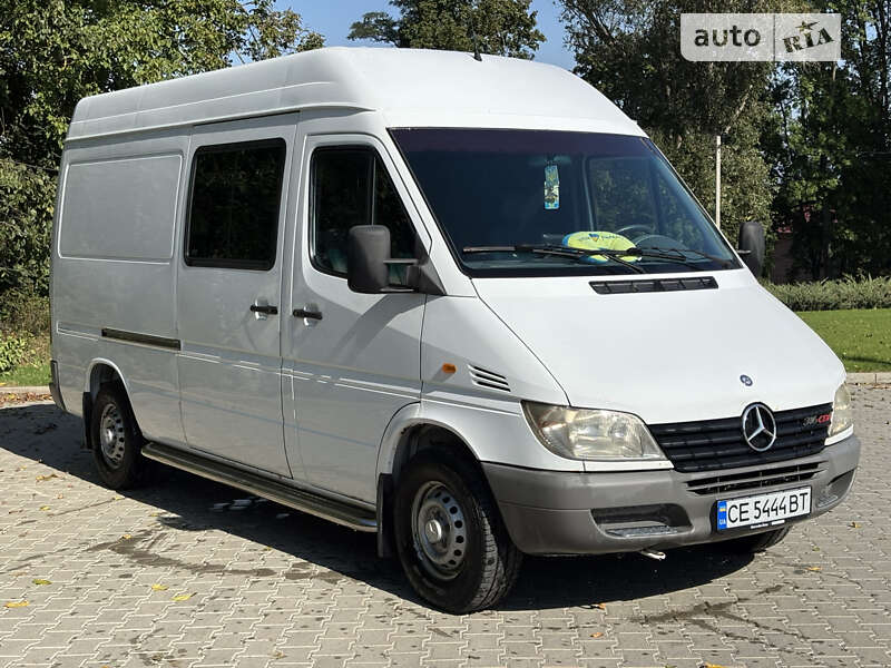 Вантажопасажирський фургон Mercedes-Benz Sprinter 2001 в Кіцмані