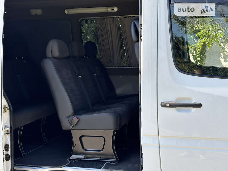 Вантажопасажирський фургон Mercedes-Benz Sprinter 2001 в Кіцмані