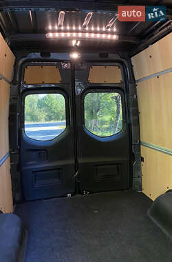 Грузовой фургон Mercedes-Benz Sprinter 2022 в 