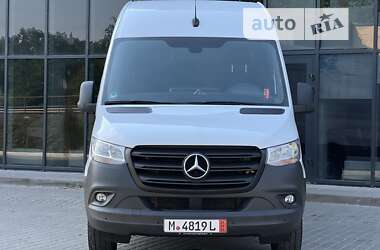 Грузовой фургон Mercedes-Benz Sprinter 2023 в 