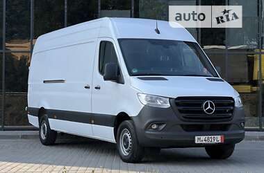 Грузовой фургон Mercedes-Benz Sprinter 2023 в 