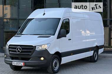 Грузовой фургон Mercedes-Benz Sprinter 2023 в 