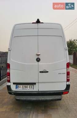 Грузовой фургон Mercedes-Benz Sprinter 2015 в 