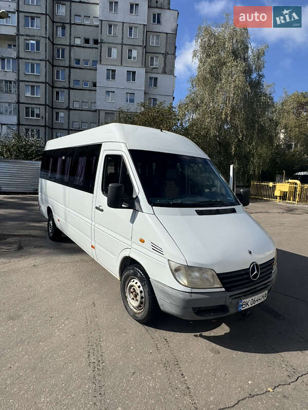 Приміський автобус Mercedes-Benz Sprinter 2003 в Рівному