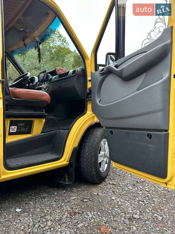 Мікроавтобус Mercedes-Benz Sprinter 2001 в Іршаві