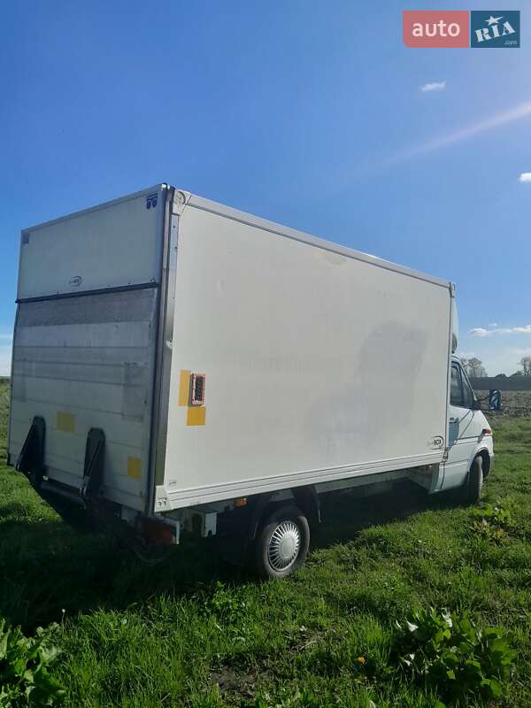 Вантажний фургон Mercedes-Benz Sprinter 2005 в Тернополі фото 48 Вантажний фургон Mercedes-Benz Sprinter 2005 в Тернополі