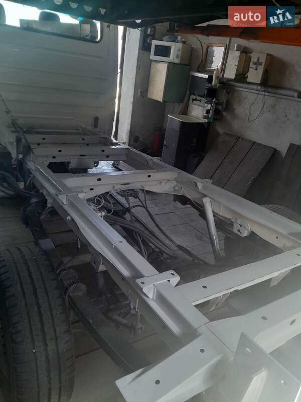 Вантажний фургон Mercedes-Benz Sprinter 2005 в Тернополі фото 62 Вантажний фургон Mercedes-Benz Sprinter 2005 в Тернополі