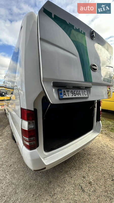 Микроавтобус Mercedes-Benz Sprinter 2010 в Ивано-Франковске