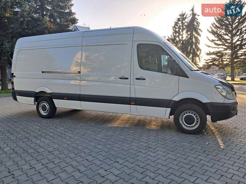 Грузовой фургон Mercedes-Benz Sprinter 2012 в Черновцах