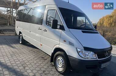 Вантажопасажирський фургон Mercedes-Benz Sprinter 2000 в Чернівцях