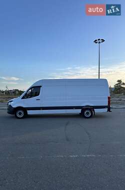 Грузовой фургон Mercedes-Benz Sprinter 2019 в 