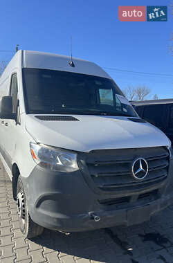 Грузовой фургон Mercedes-Benz Sprinter 2022 в 