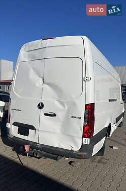 Грузовой фургон Mercedes-Benz Sprinter 2022 в 