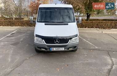 Грузовой фургон Mercedes-Benz Sprinter 2000 в Южноукраинске