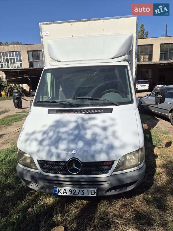 Грузовой фургон Mercedes-Benz Sprinter 2005 в Ужгороде