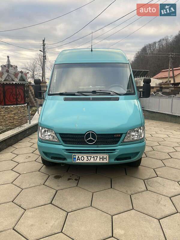 Вантажопасажирський фургон Mercedes-Benz Sprinter 2005 в Тячеві