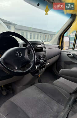 Грузовой фургон Mercedes-Benz Sprinter 2011 в 