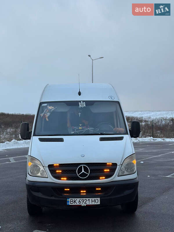 Вантажний фургон Mercedes-Benz Sprinter 2006 в Рівному