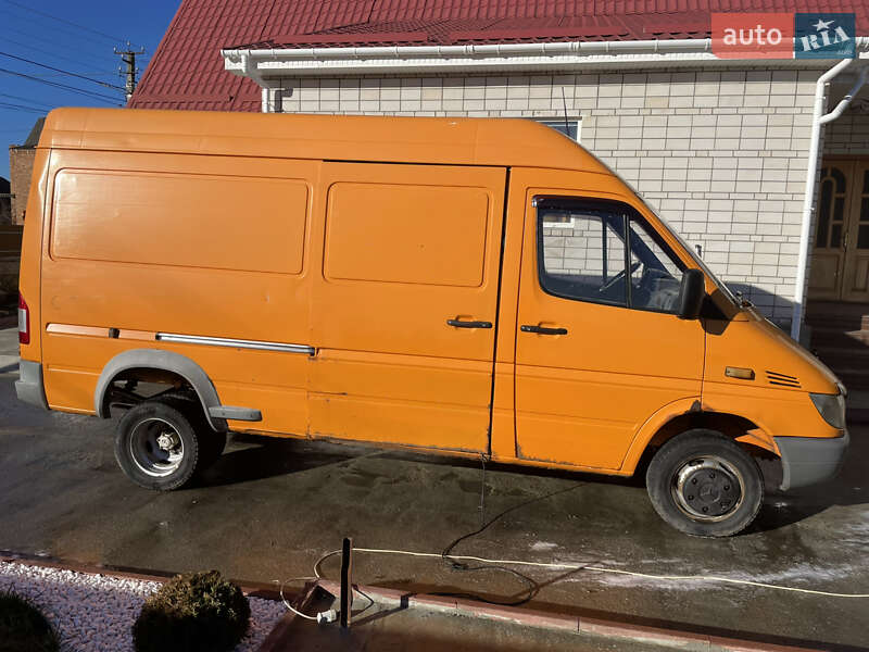 Грузовой фургон Mercedes-Benz Sprinter 2002 в Бершади