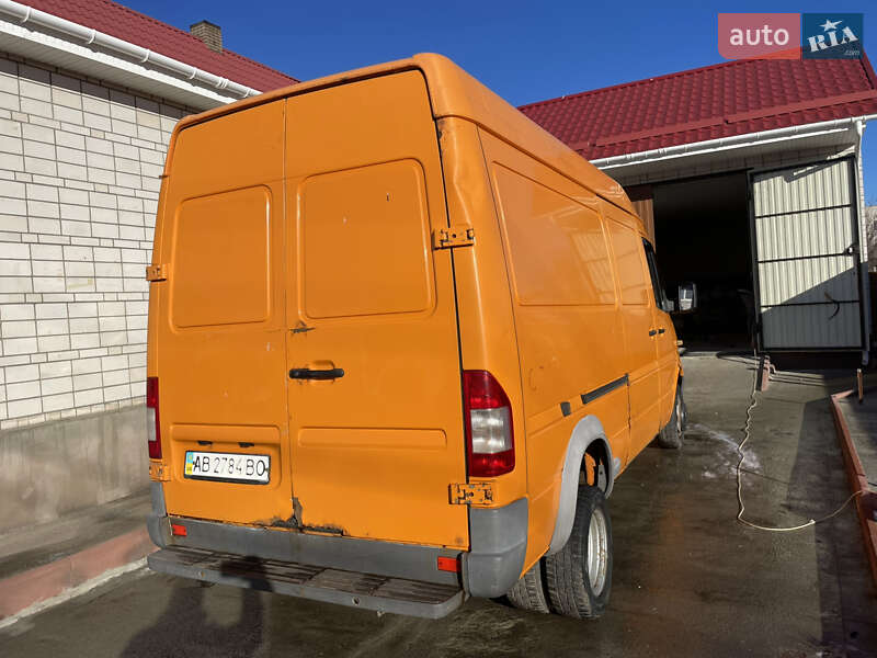 Грузовой фургон Mercedes-Benz Sprinter 2002 в Бершади