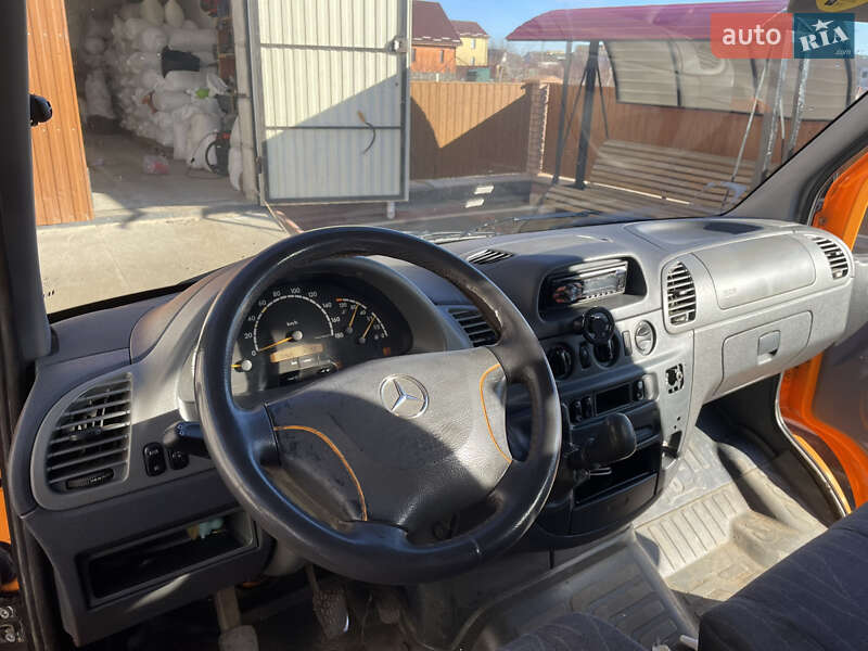 Грузовой фургон Mercedes-Benz Sprinter 2002 в Бершади