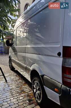 Грузовой фургон Mercedes-Benz Sprinter 2016 в 