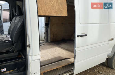 Грузовой фургон Mercedes-Benz Sprinter 2002 в 