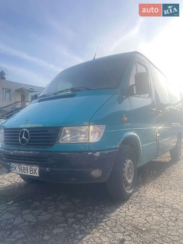 Вантажний фургон Mercedes-Benz Sprinter 1998 в Рівному