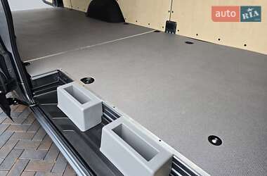 Грузовой фургон Mercedes-Benz Sprinter 2021 в 
