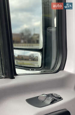 Грузовой фургон Mercedes-Benz Sprinter 2015 в 