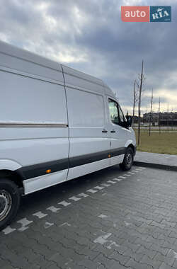 Грузовой фургон Mercedes-Benz Sprinter 2015 в 