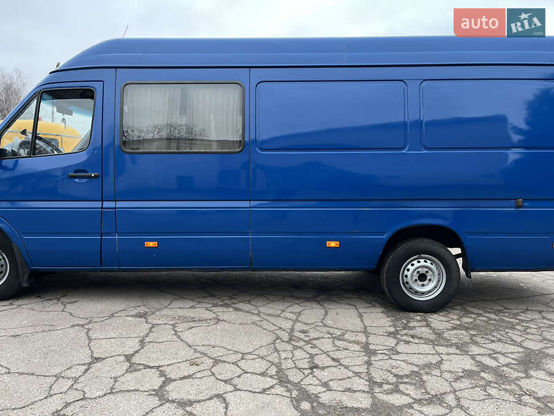 Вантажопасажирський фургон Mercedes-Benz Sprinter 2004 в Чернігові
