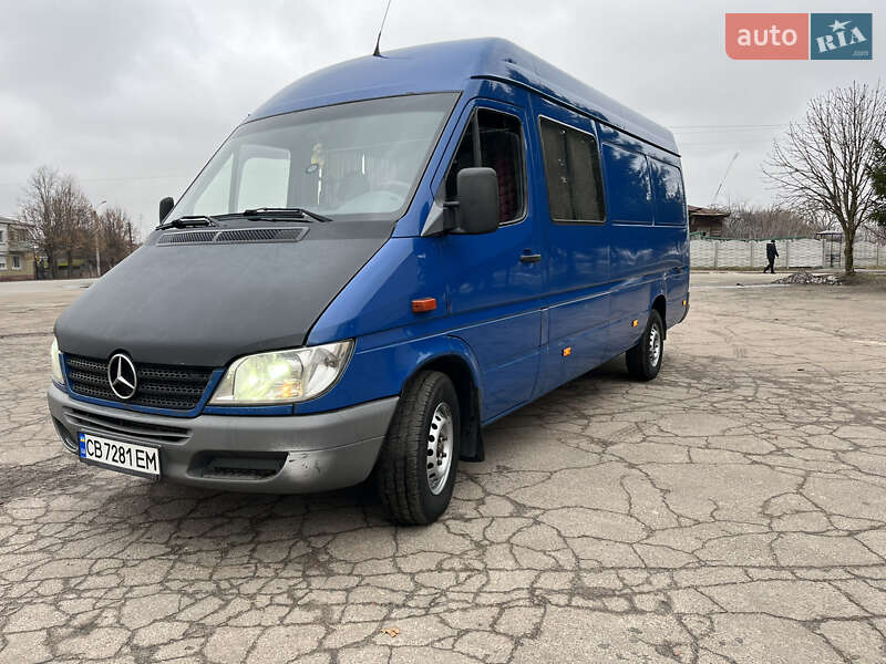 Вантажопасажирський фургон Mercedes-Benz Sprinter 2004 в Чернігові