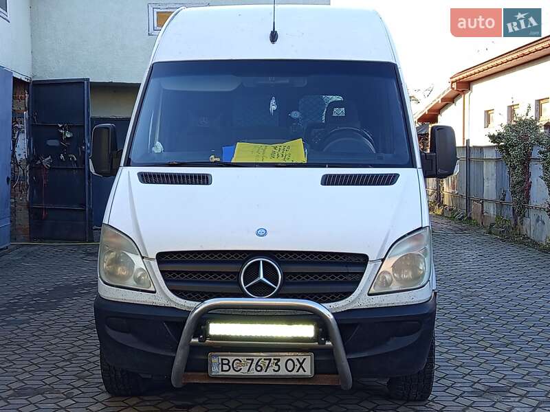 Грузопассажирский фургон Mercedes-Benz Sprinter 2007 в Львове