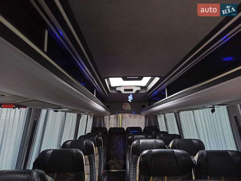 Туристический / Междугородний автобус Mercedes-Benz Sprinter 2015 в Сумах