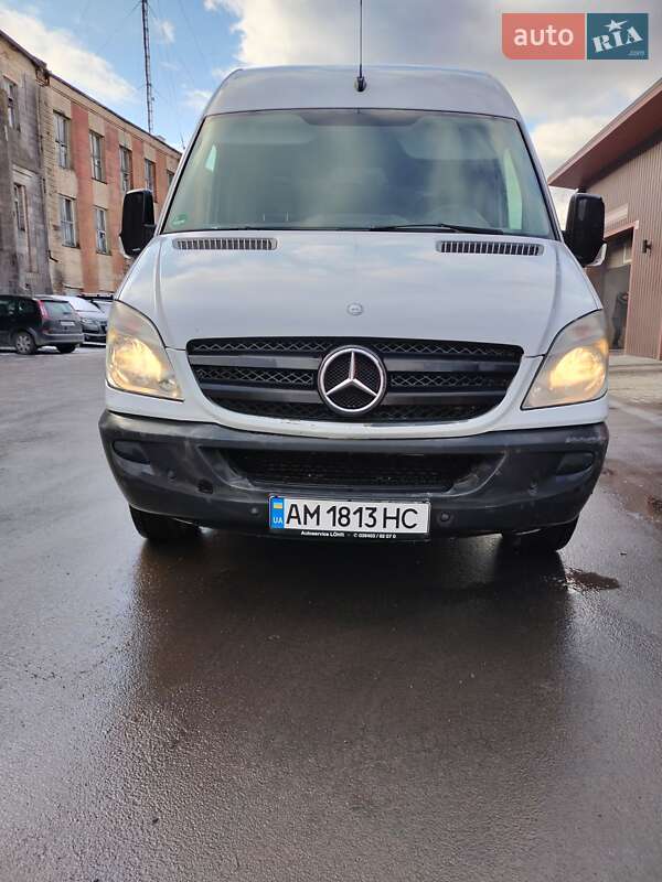 Грузовой фургон Mercedes-Benz Sprinter 2013 в Корце