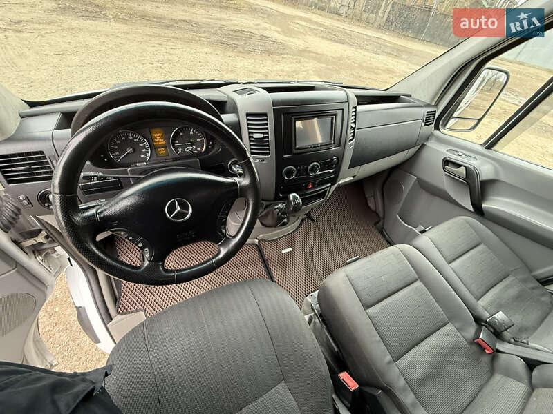 Вантажопасажирський фургон Mercedes-Benz Sprinter 2010 в Коломиї фото 11 Вантажопасажирський фургон Mercedes-Benz Sprinter 2010 в Коломиї