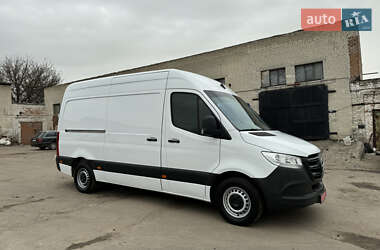 Грузовой фургон Mercedes-Benz Sprinter 2020 в 