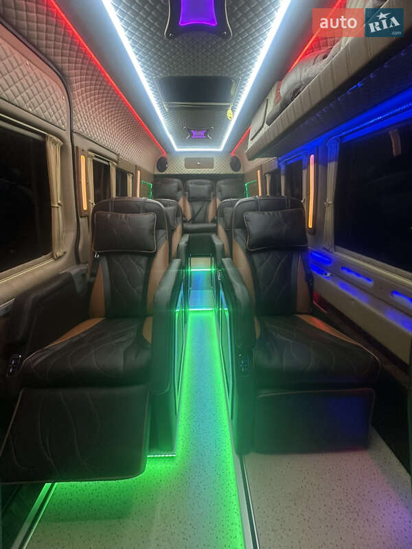 Микроавтобус Mercedes-Benz Sprinter 2017 в Луцке фото 24 Микроавтобус Mercedes-Benz Sprinter 2017 в Луцке