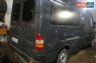 Вантажний фургон Mercedes-Benz Sprinter 1998 в Вараші