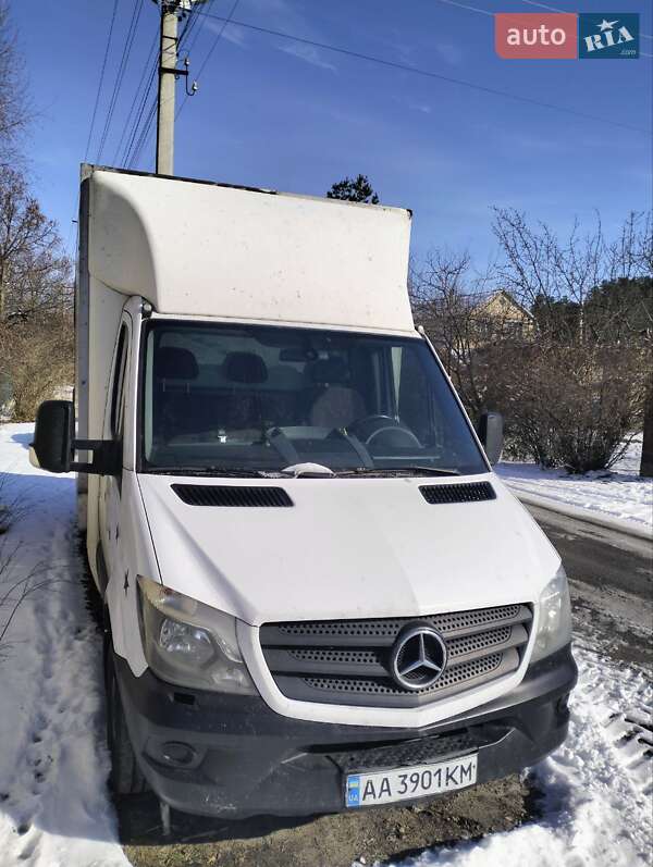 Грузовой фургон Mercedes-Benz Sprinter 2015 в 