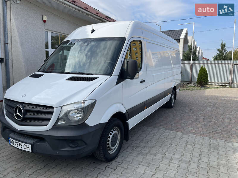 Вантажний фургон Mercedes-Benz Sprinter 2015 в Ужгороді