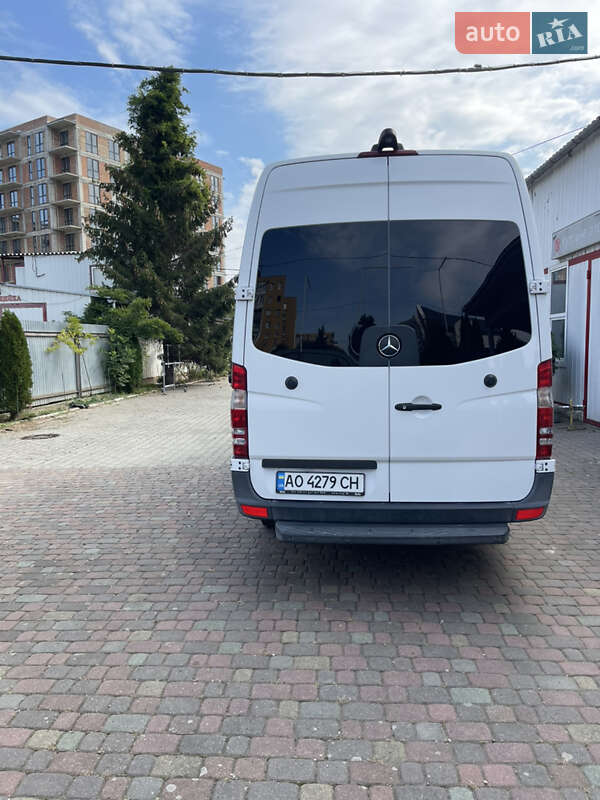 Вантажний фургон Mercedes-Benz Sprinter 2015 в Ужгороді