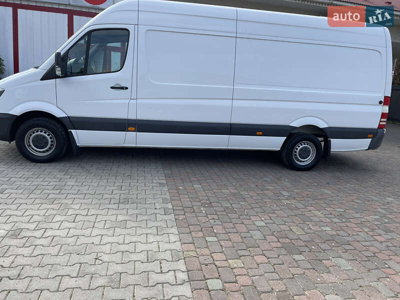 Вантажний фургон Mercedes-Benz Sprinter 2015 в Ужгороді