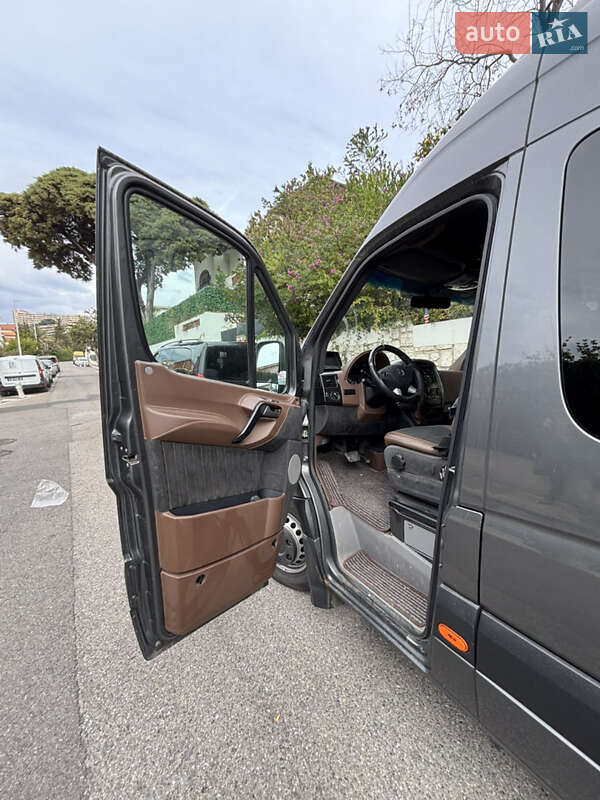 Вантажопасажирський фургон Mercedes-Benz Sprinter 2011 в Чернівцях