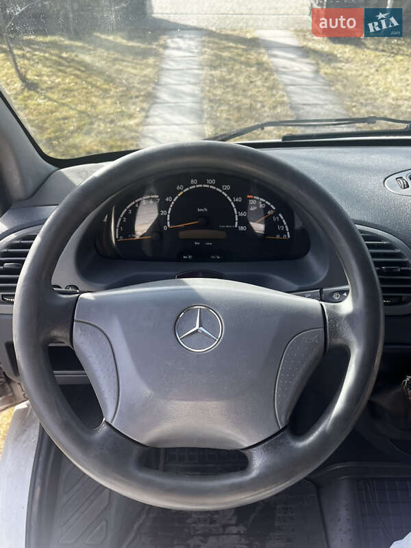Грузопассажирский фургон Mercedes-Benz Sprinter 2004 в Львове