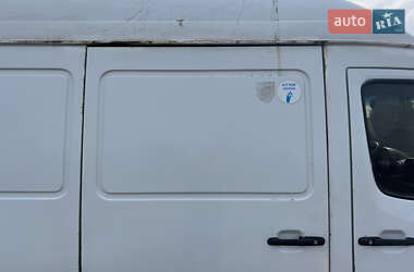 Вантажний фургон Mercedes-Benz Sprinter 2005 в 