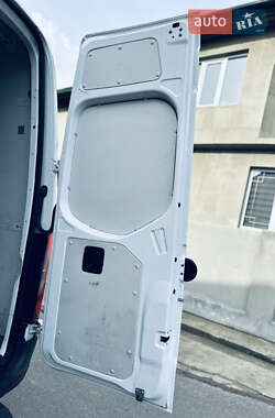 Грузовой фургон Mercedes-Benz Sprinter 2018 в 